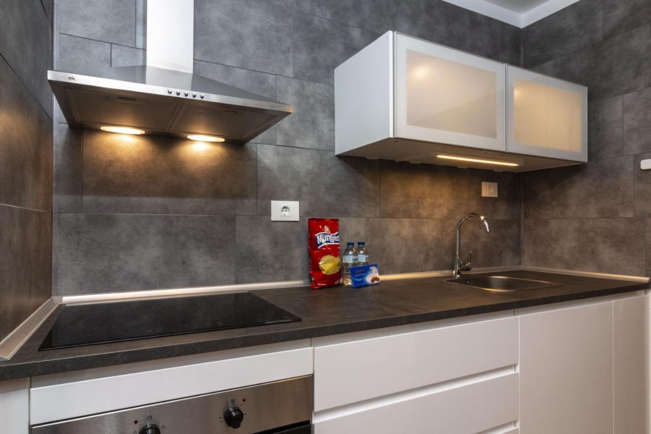 Homeforguest New Modern Apartment With Pool アロナ エクステリア 写真